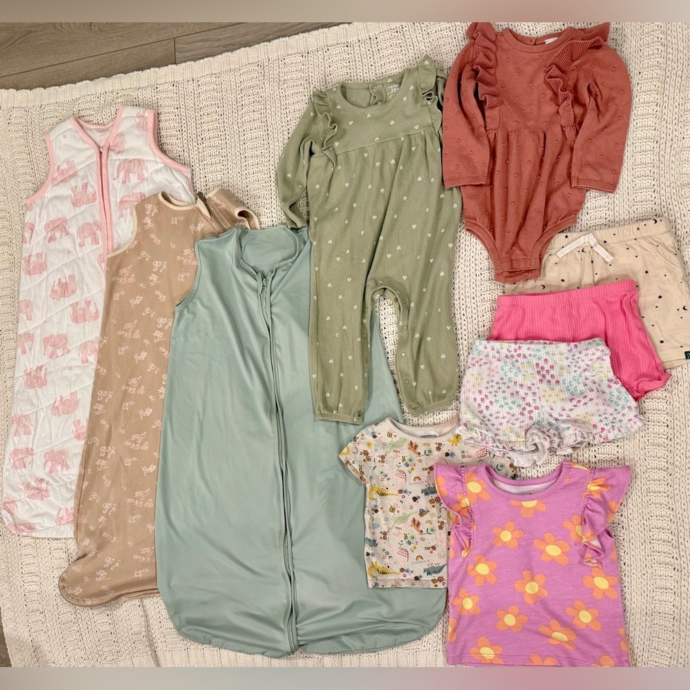 Baby girls clothes bundle - size 18-24 months